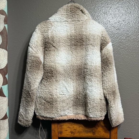 Abercrombie and Fitch Women’s Cinched Cocoon Sherpa Half-Zip - Picture 2 of 4